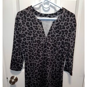 Leopard print, knee length stretch dress!
